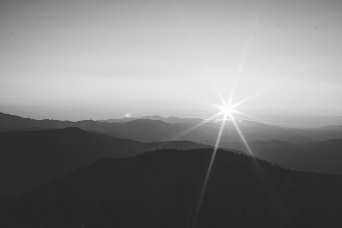 A monochrome mountain horizon